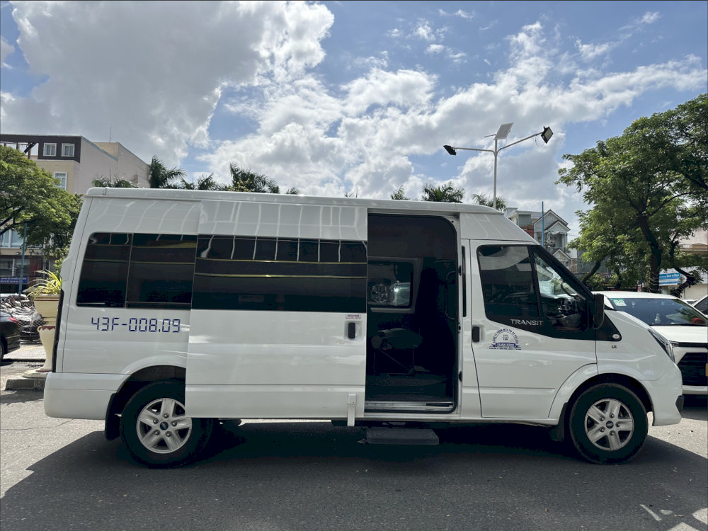 Shuttle bus is an ideal choice for those who want to travel from Danang to Hoi An comfortably and on time